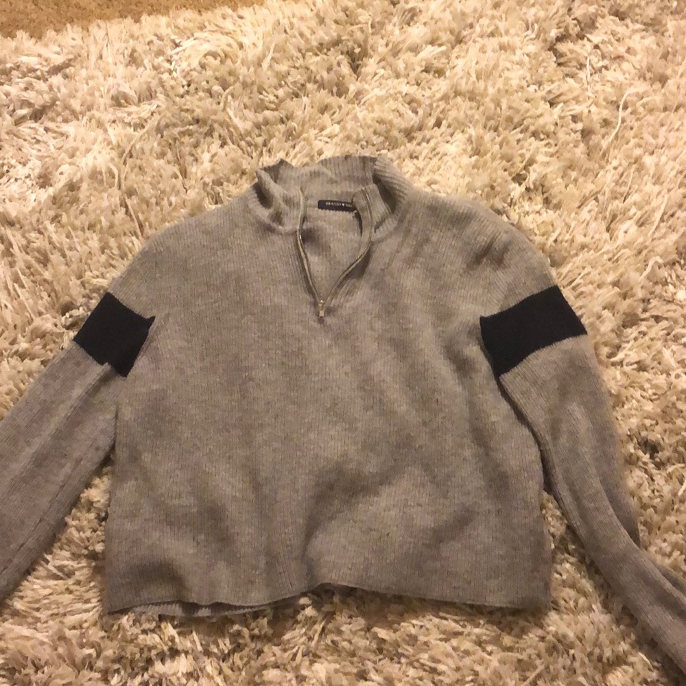 Brandy Melville sweater 💕